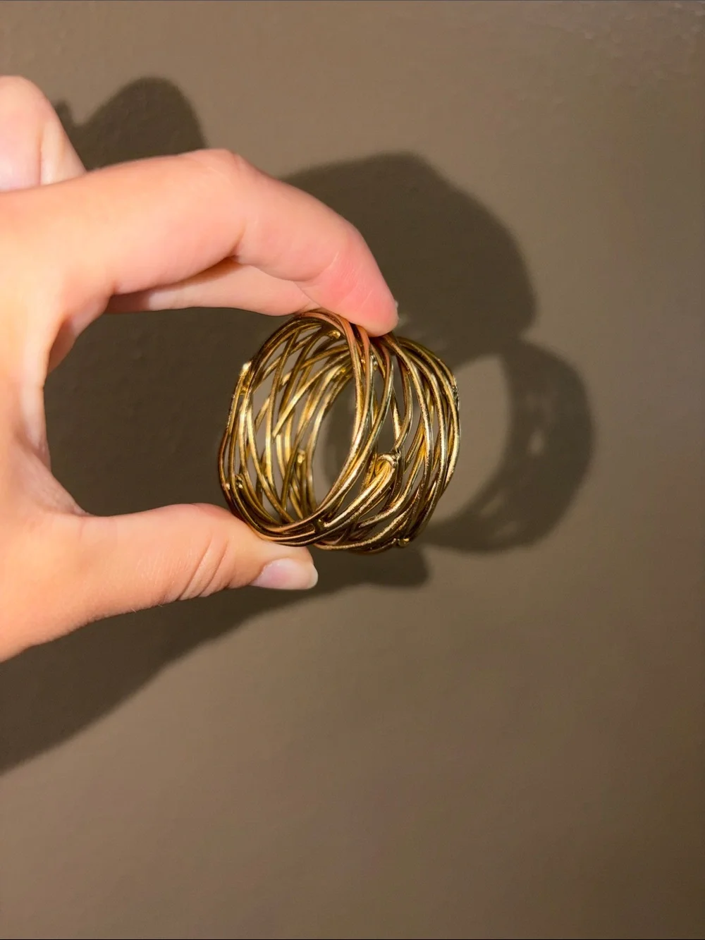 6- dining table napkins with decorative gold ring